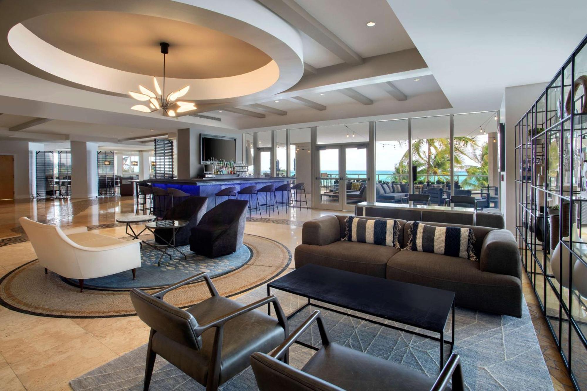 Doubletree By Hilton Ocean Point Resort - North Miami Beach Санни Айлес Экстерьер фото